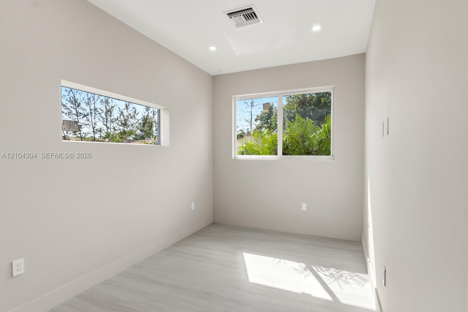 1028 NW 8th Avenue gallery image #15