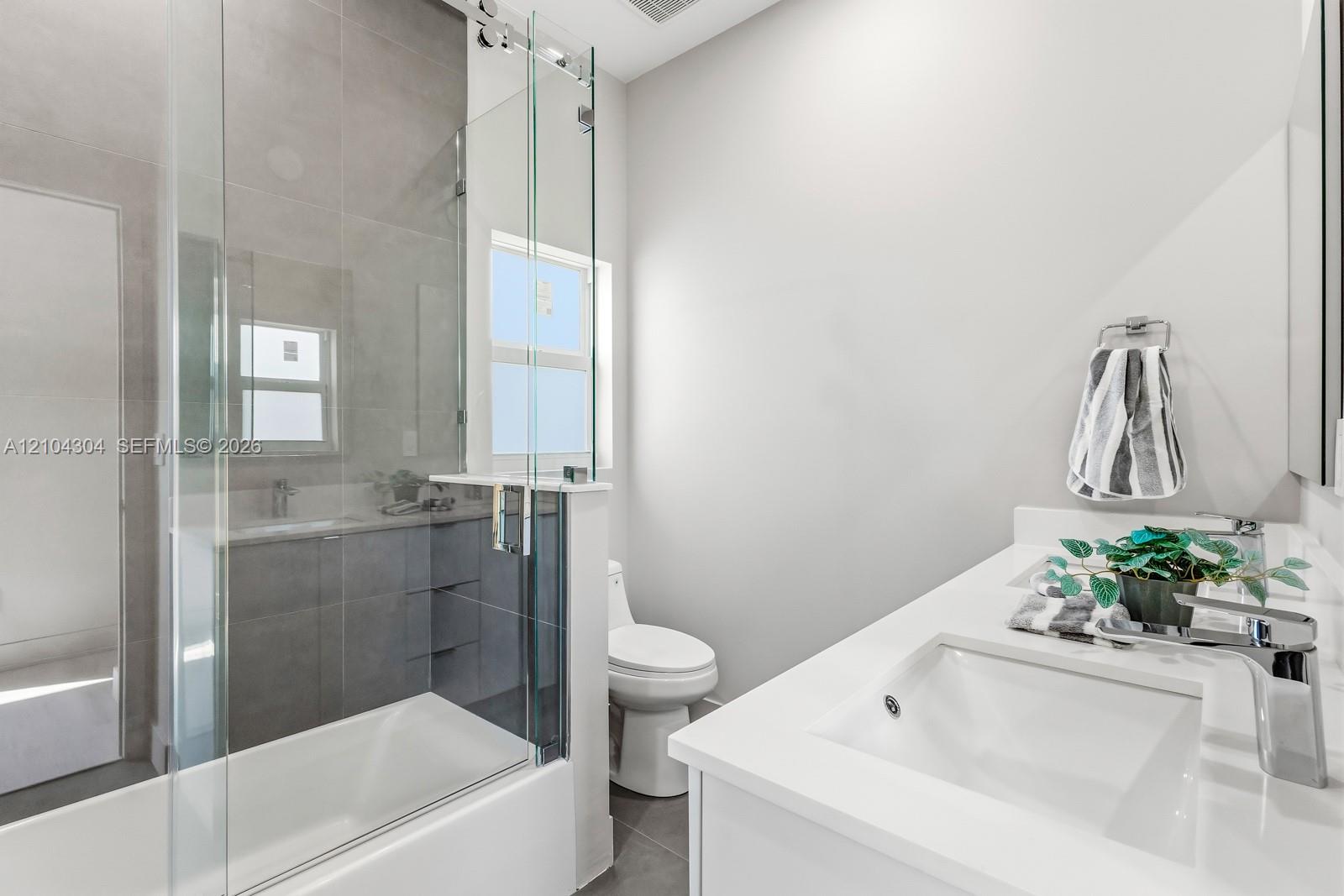 1028 NW 8th Avenue gallery image #16