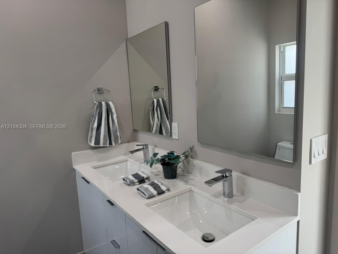 1028 NW 8th Avenue gallery image #28