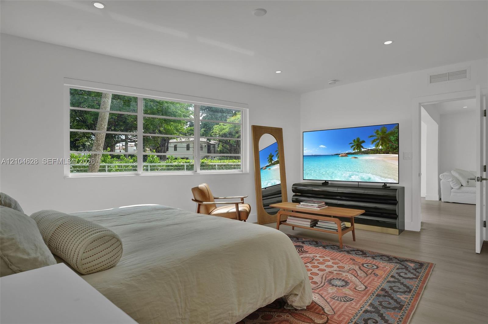 4800 Pine Tree Drive gallery image #11