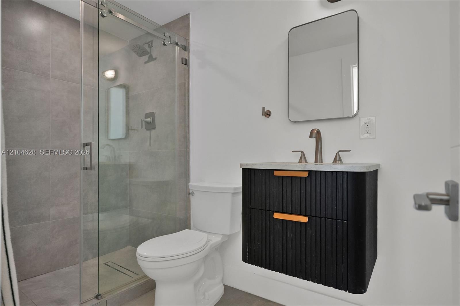 4800 Pine Tree Drive gallery image #12