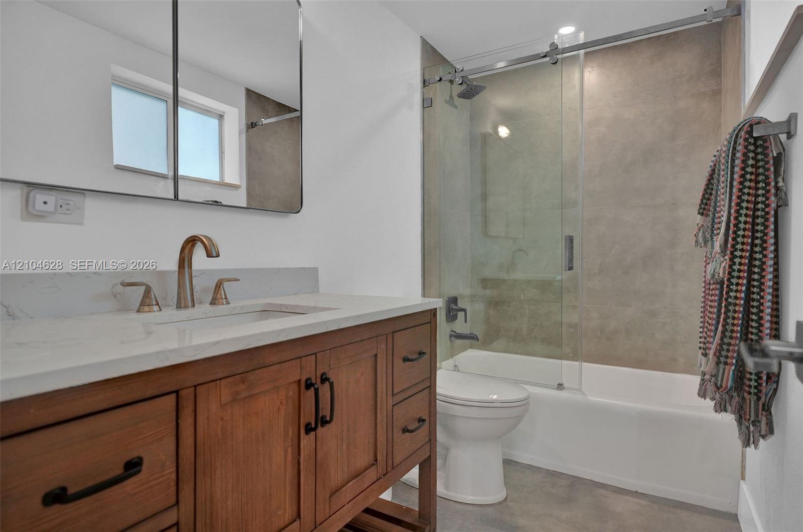 4800 Pine Tree Drive gallery image #15
