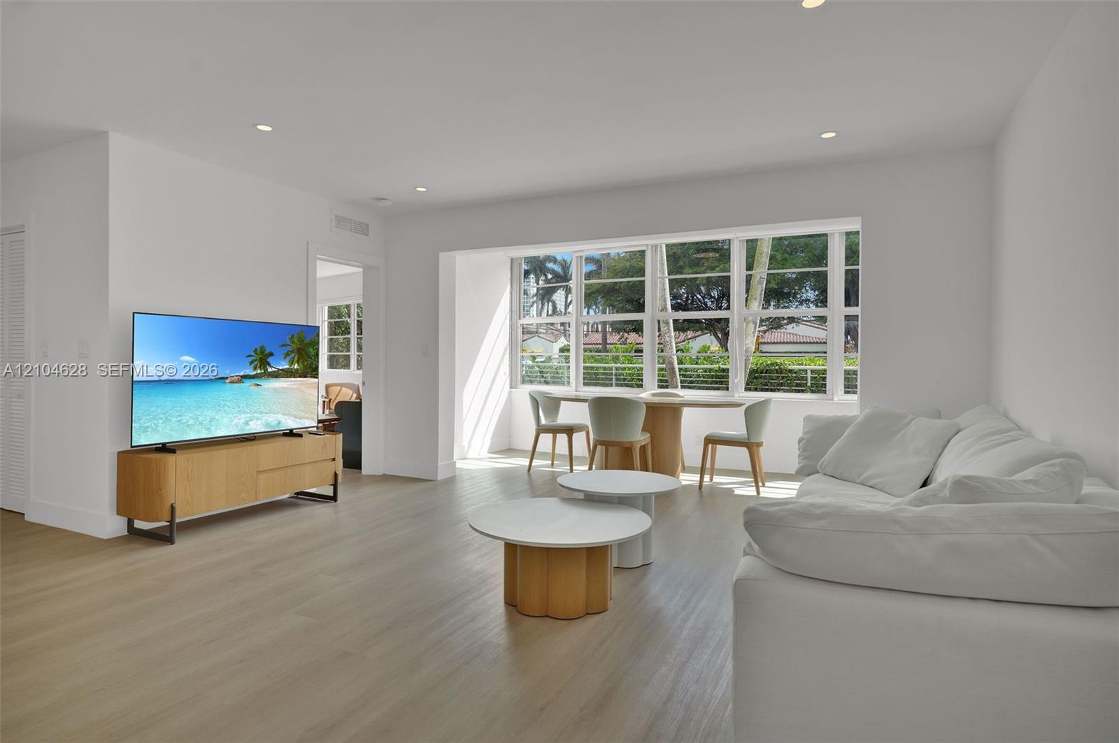 4800 Pine Tree Drive gallery image #8