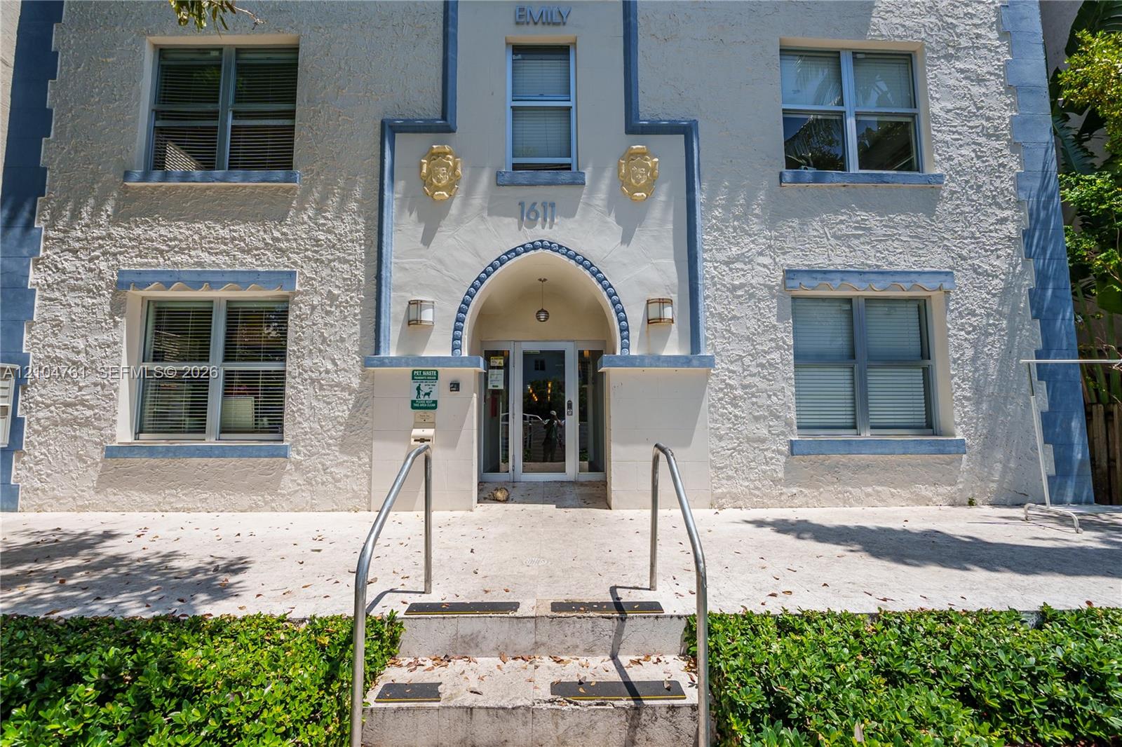 1611 Meridian Avenue gallery image #16