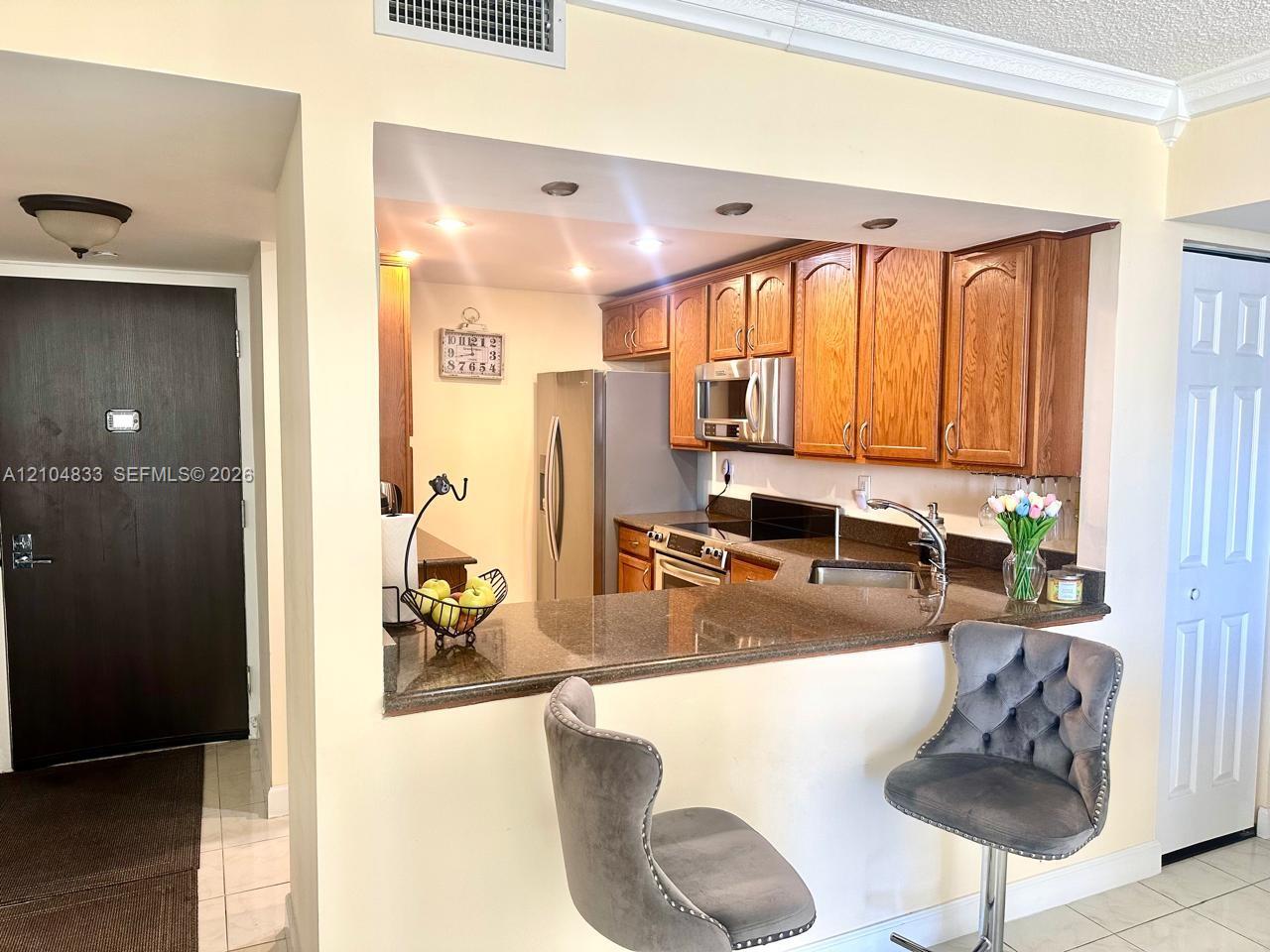20335 W Country Club Drive gallery image #5