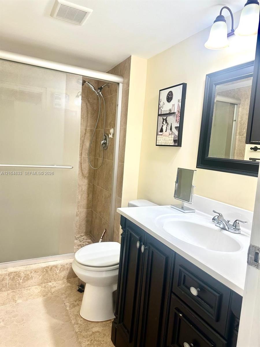 20335 W Country Club Drive gallery image #9