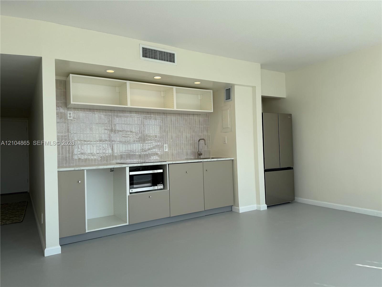 900 Bay Drive gallery image #5