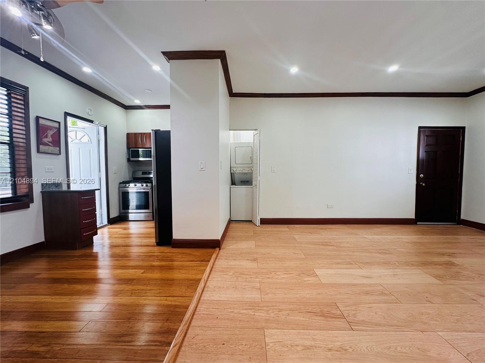 1470 Lincoln Terrace gallery image #1