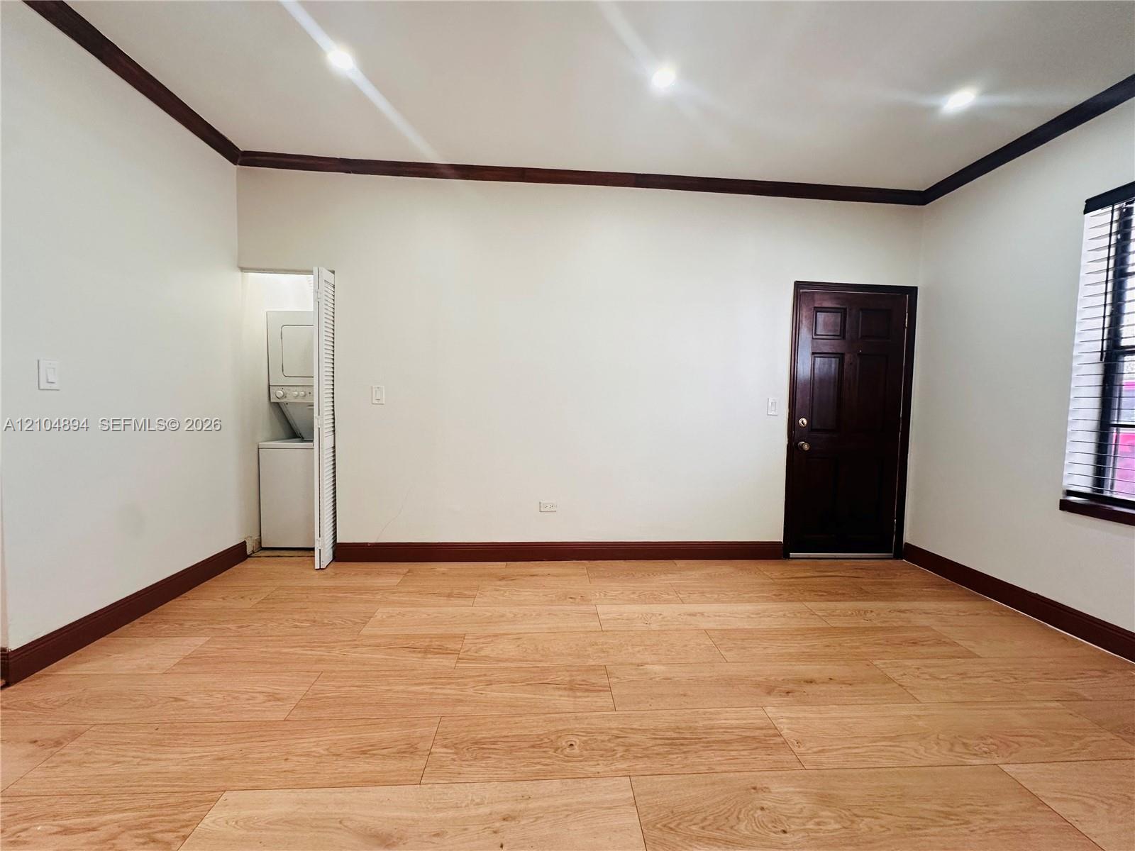 1470 Lincoln Terrace gallery image #11