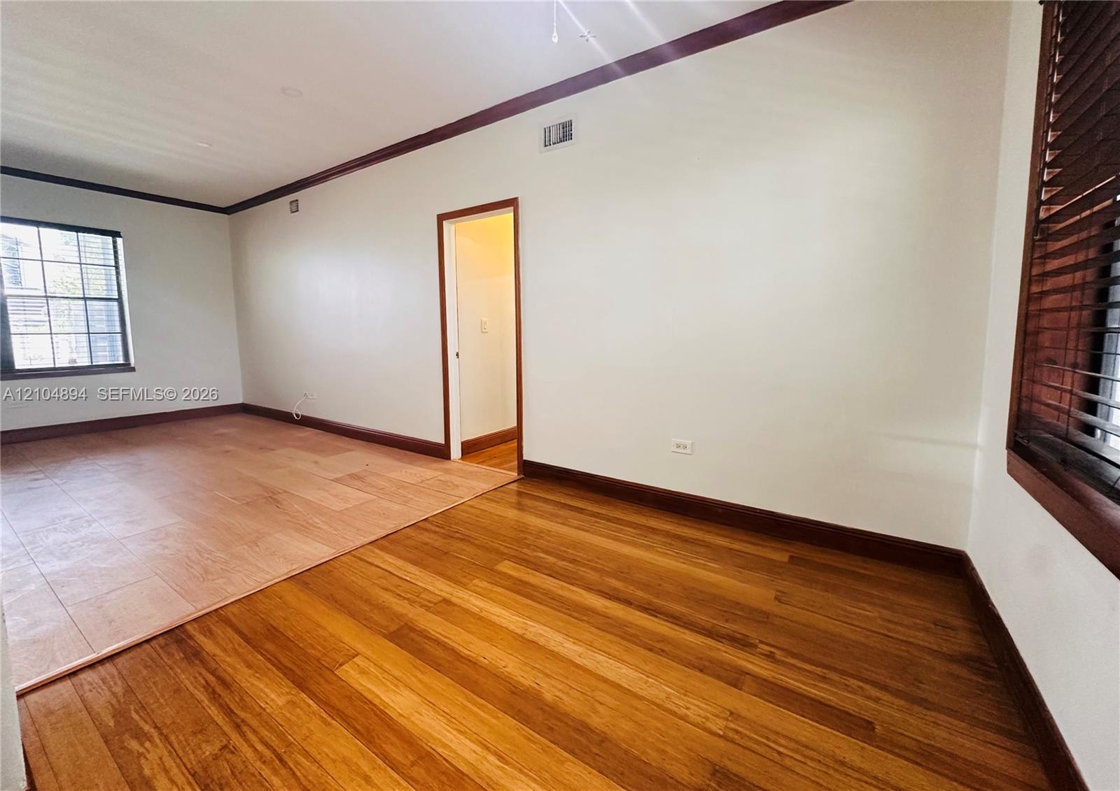 1470 Lincoln Terrace gallery image #12