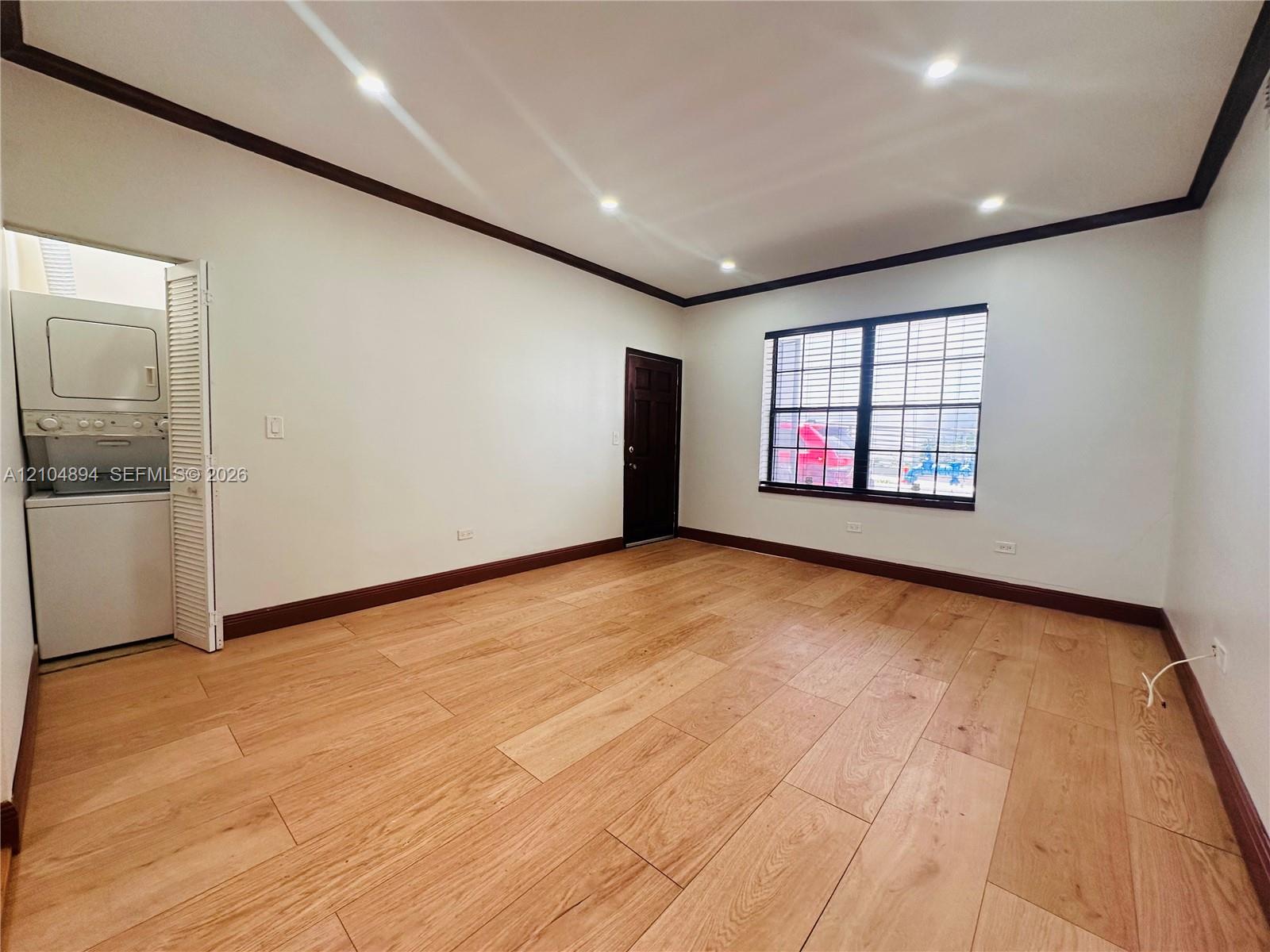 1470 Lincoln Terrace gallery image #13