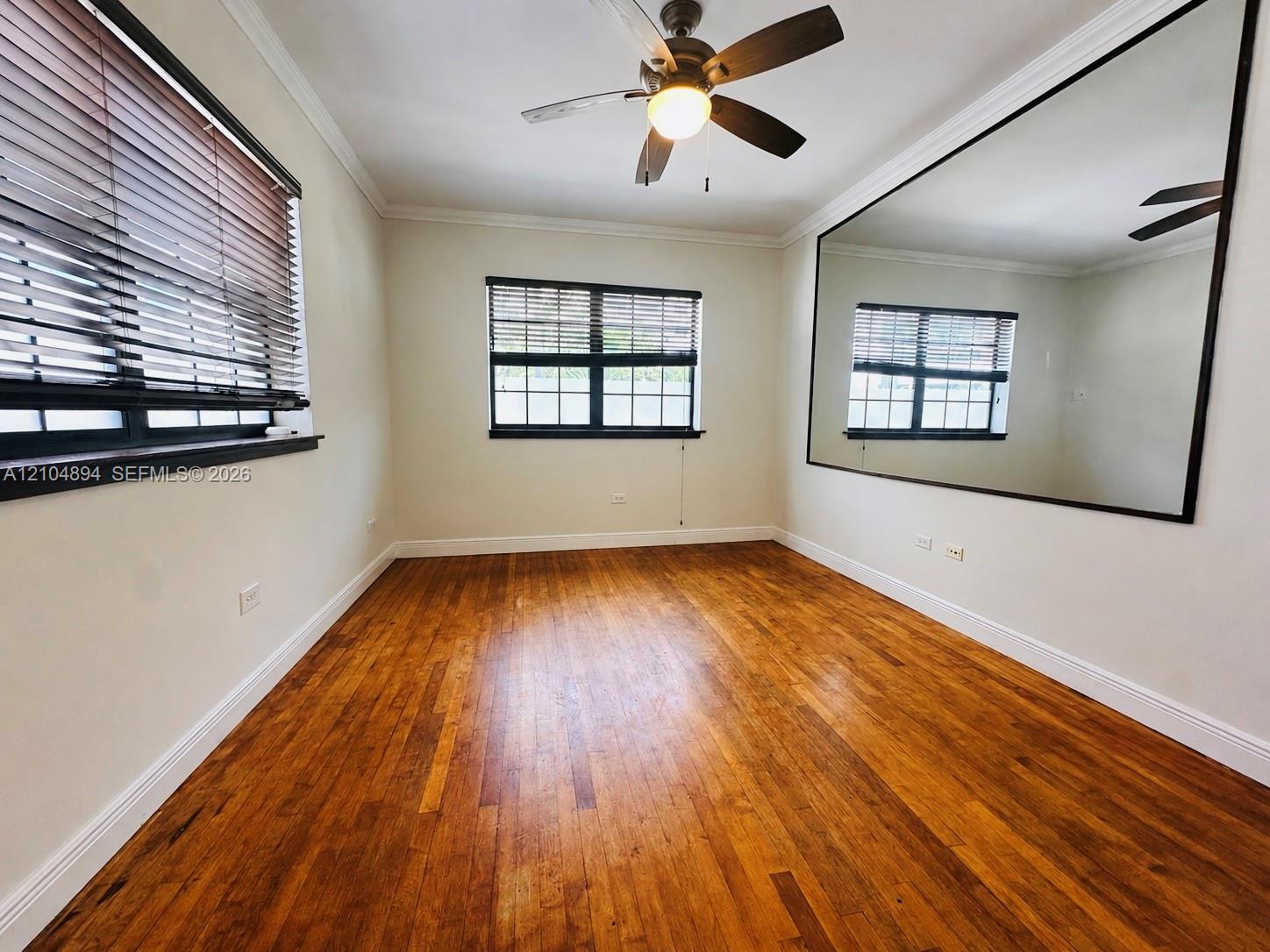 1470 Lincoln Terrace gallery image #15