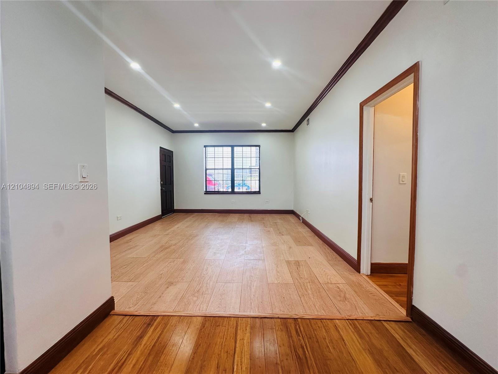 1470 Lincoln Terrace gallery image #4