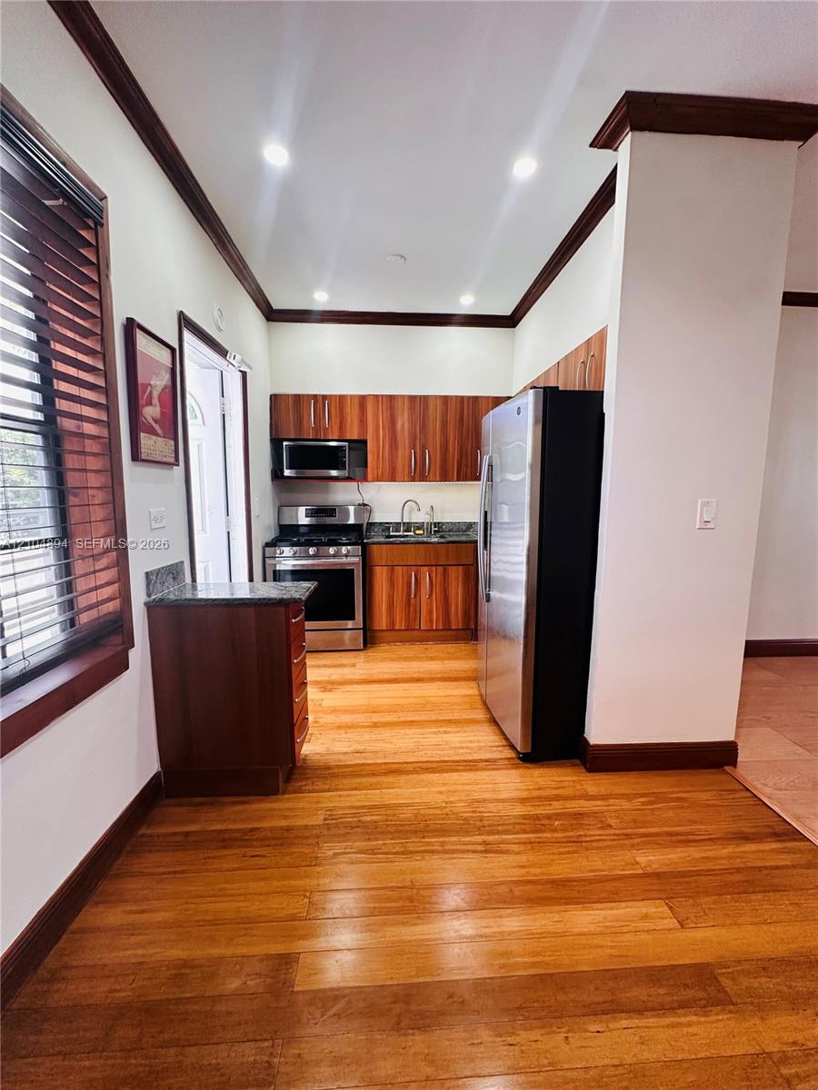 1470 Lincoln Terrace gallery image #6