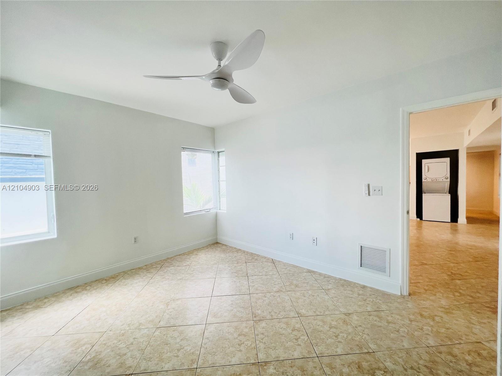 950 Bay Drive gallery image #12