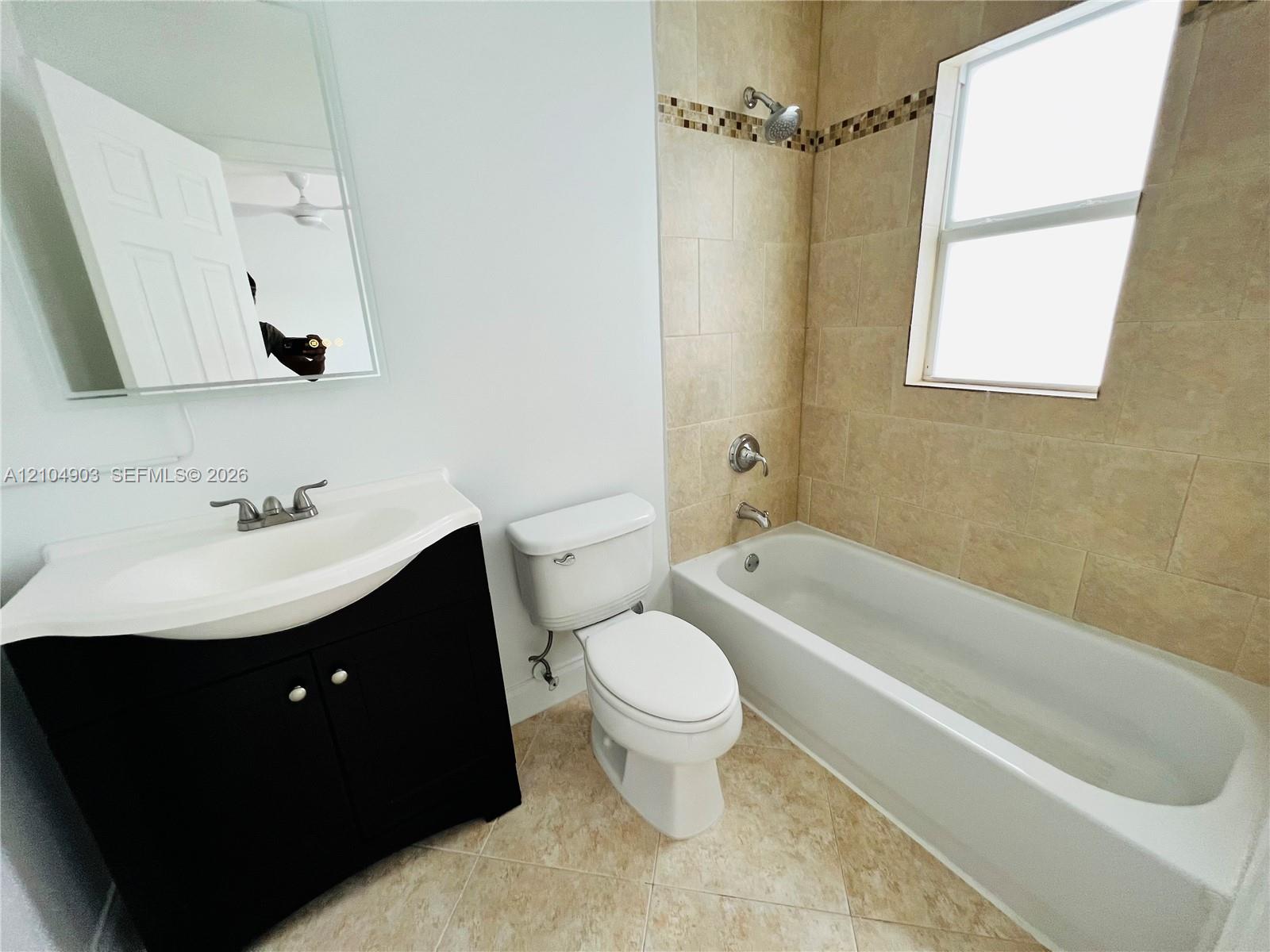 950 Bay Drive gallery image #16