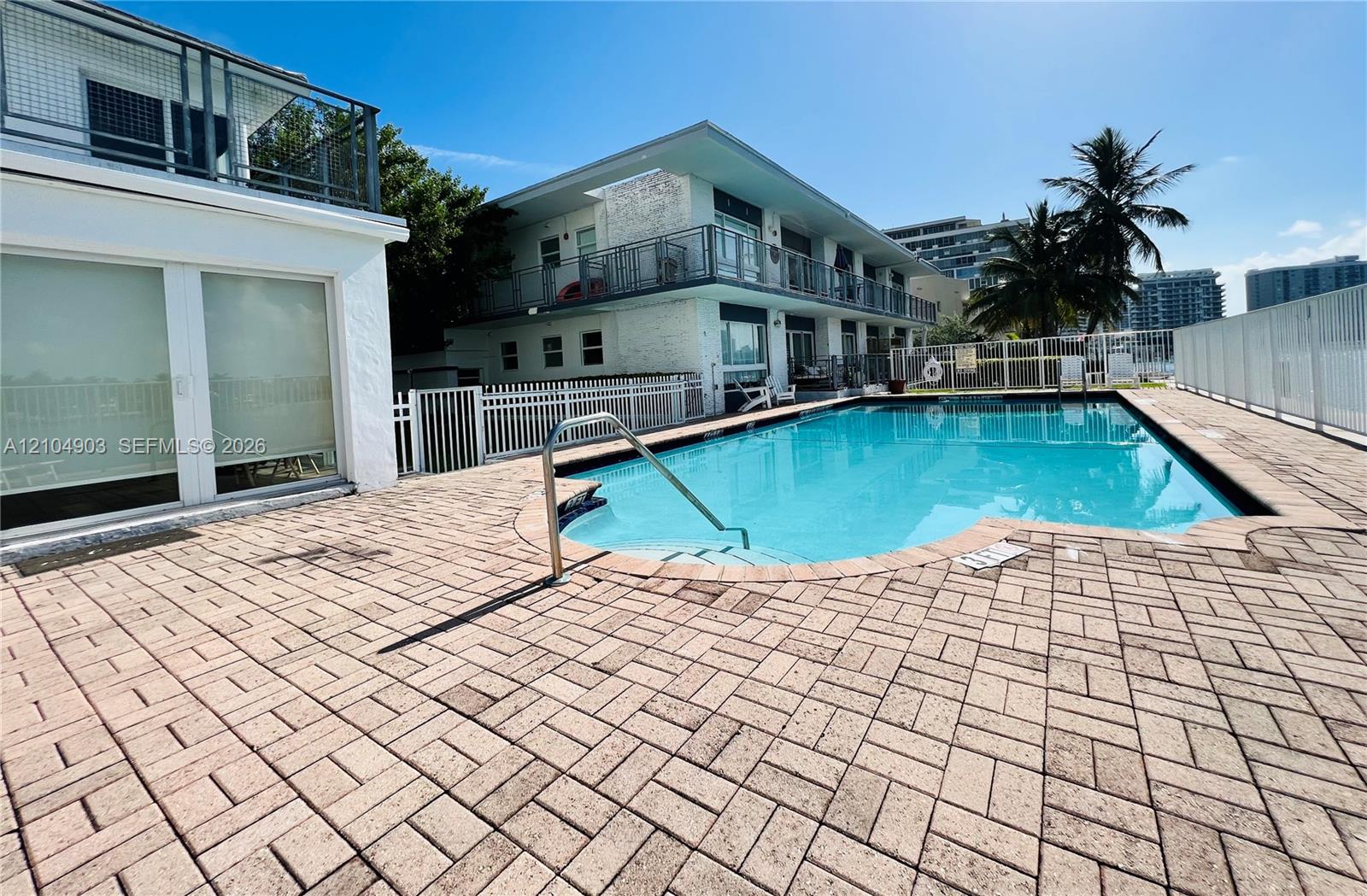 950 Bay Drive gallery image #18