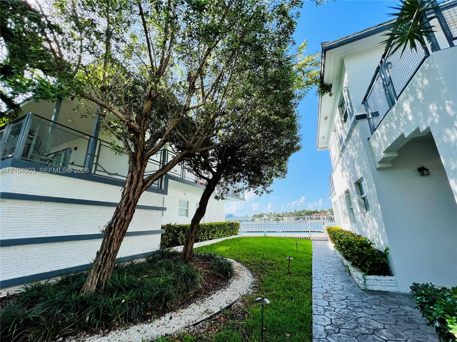 950 Bay Drive gallery image #20