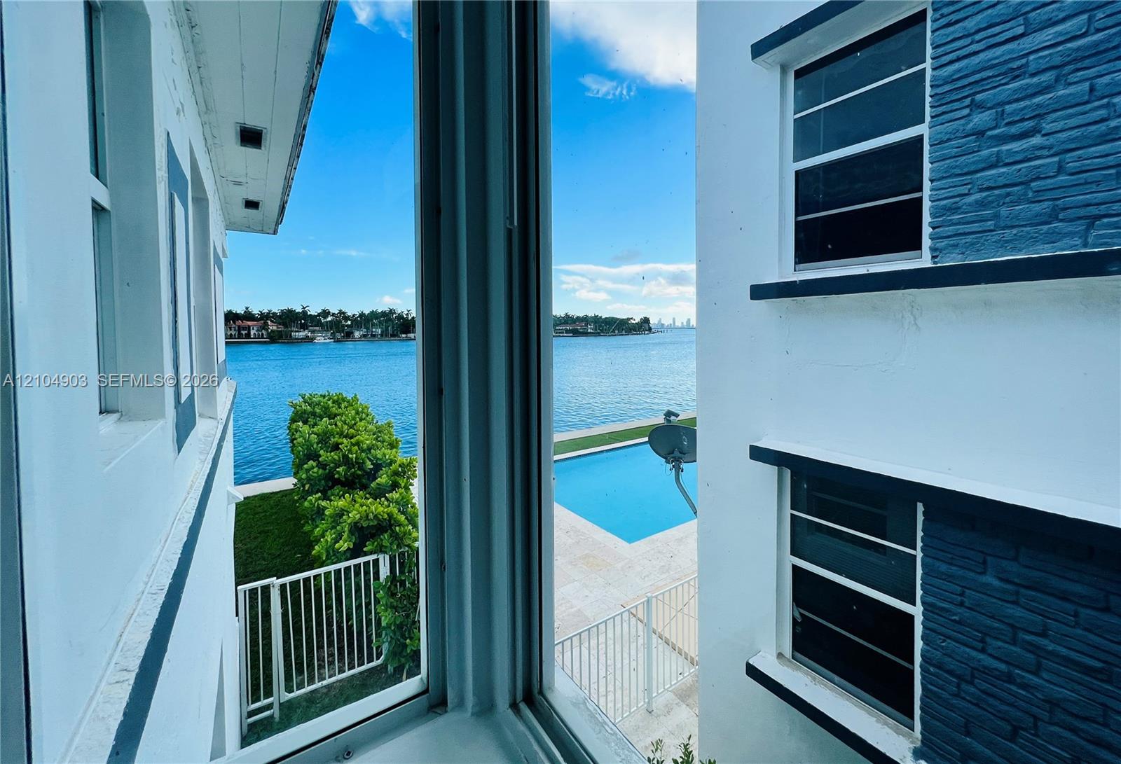 950 Bay Drive gallery image #4