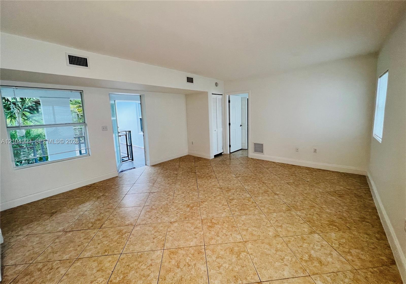 950 Bay Drive gallery image #7
