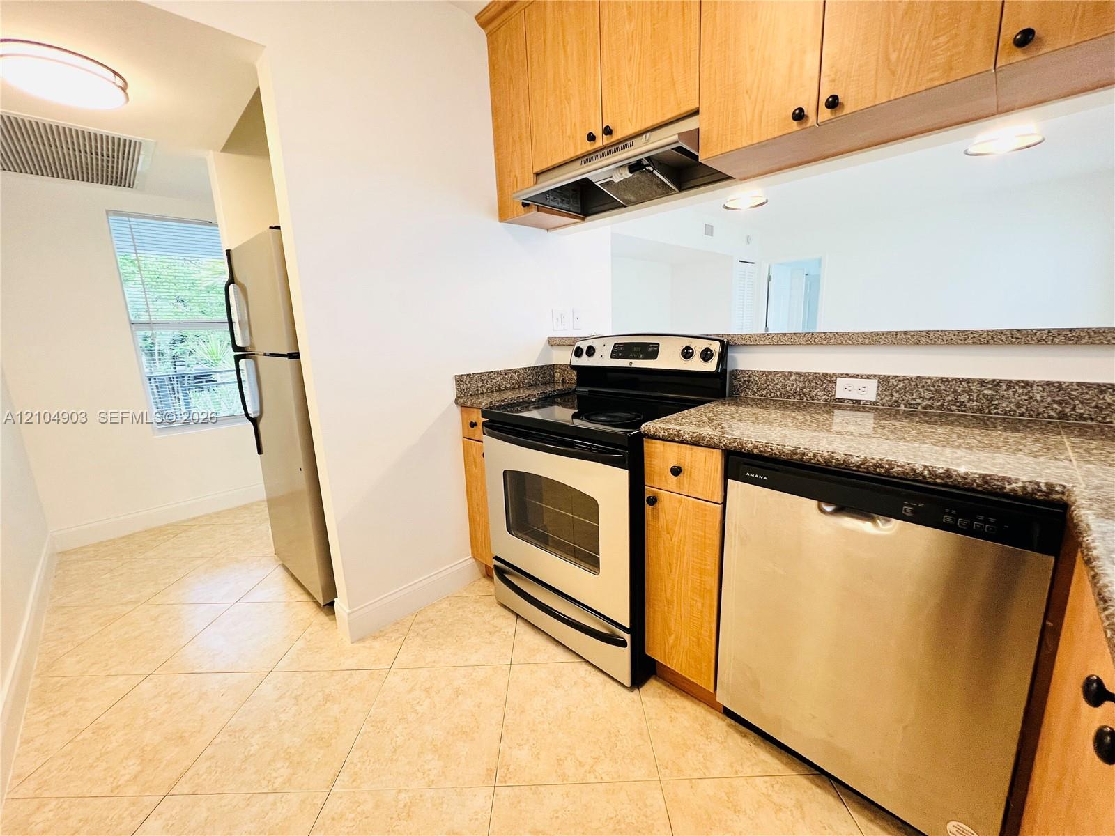 950 Bay Drive gallery image #9
