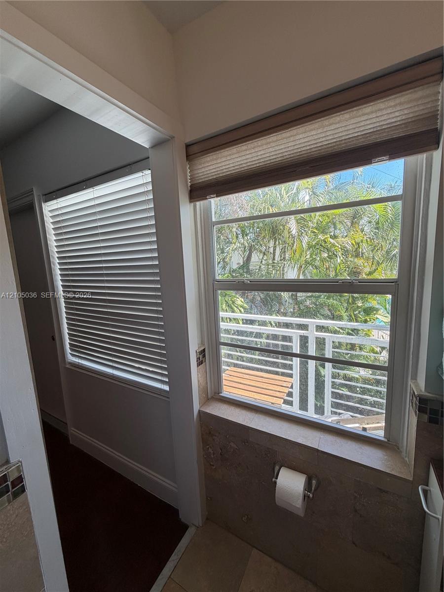 6865 E Bay Drive gallery image #13