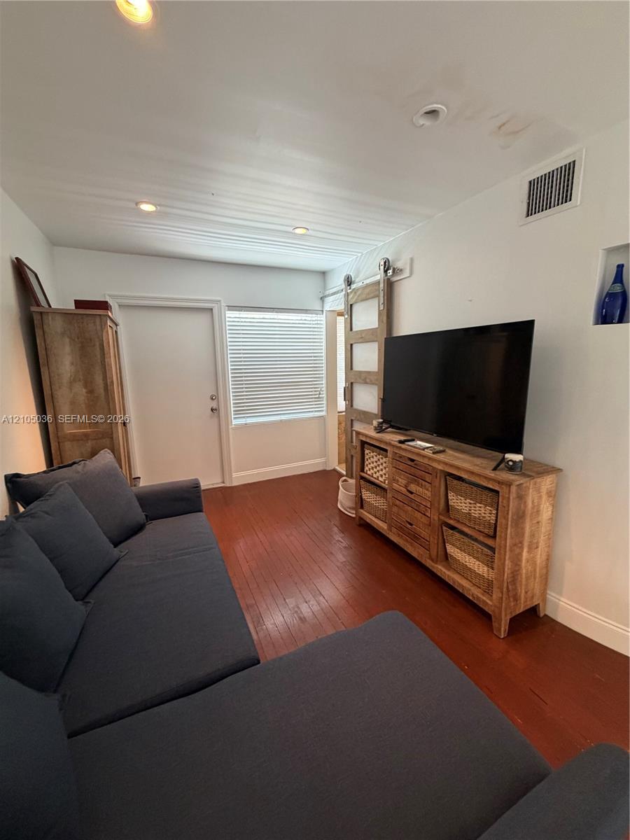 6865 E Bay Drive gallery image #15
