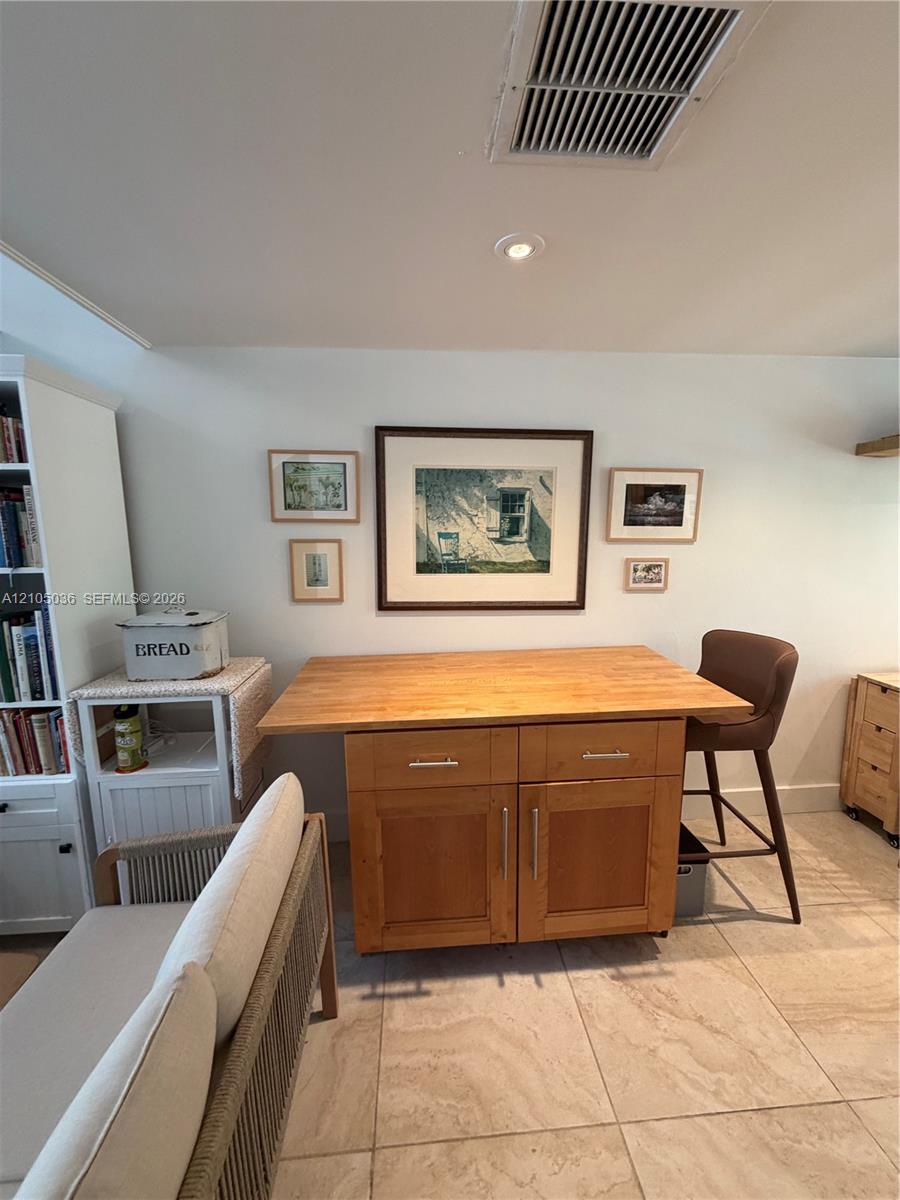 6865 E Bay Drive gallery image #5