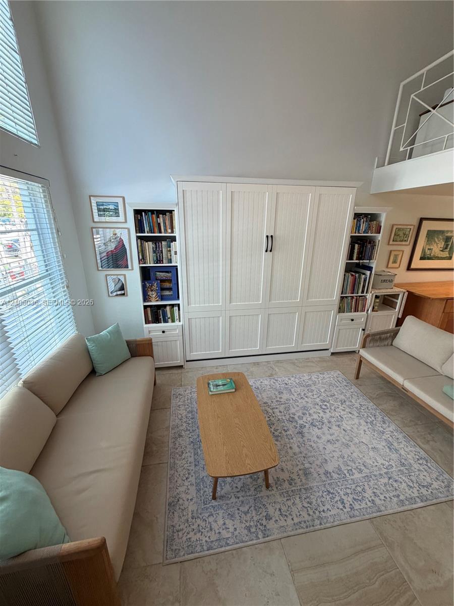 6865 E Bay Drive gallery image #6