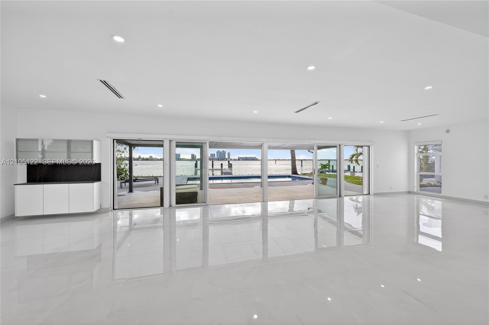1101 S Shore Drive gallery image #10