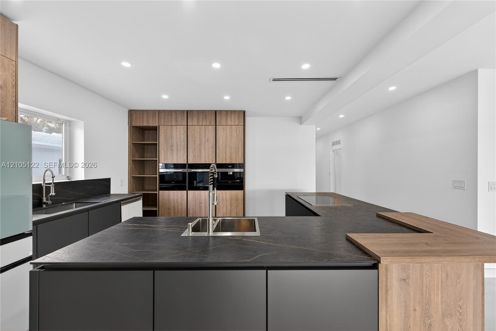 1101 S Shore Drive gallery image #15