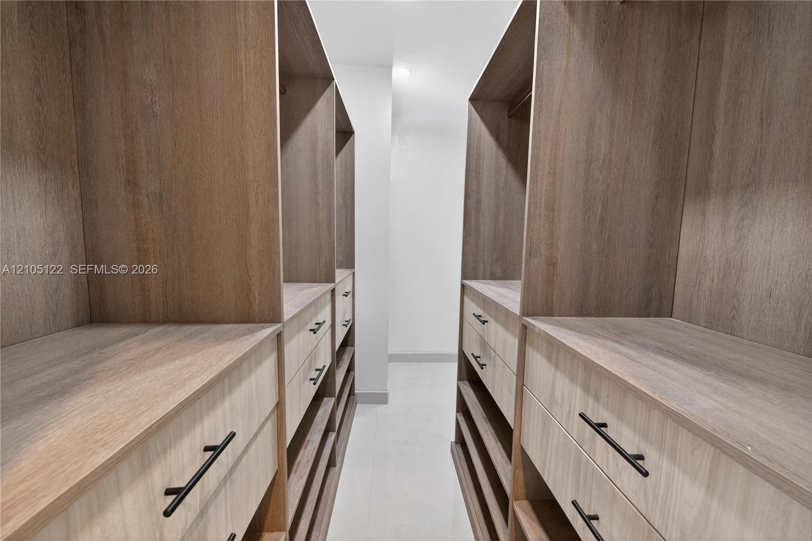 1101 S Shore Drive gallery image #24