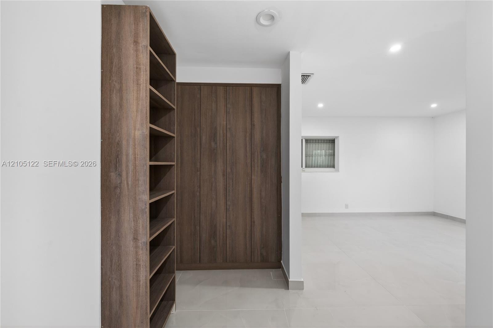 1101 S Shore Drive gallery image #25