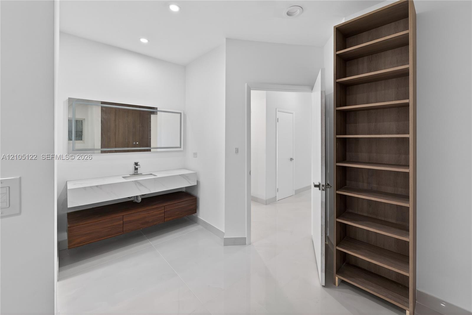 1101 S Shore Drive gallery image #27