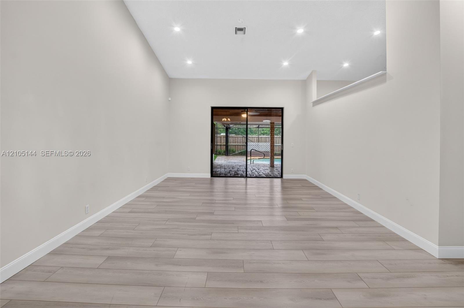 4256 Gleneagles Drive gallery image #10