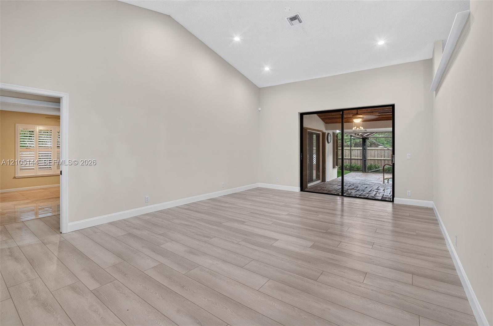 4256 Gleneagles Drive gallery image #12