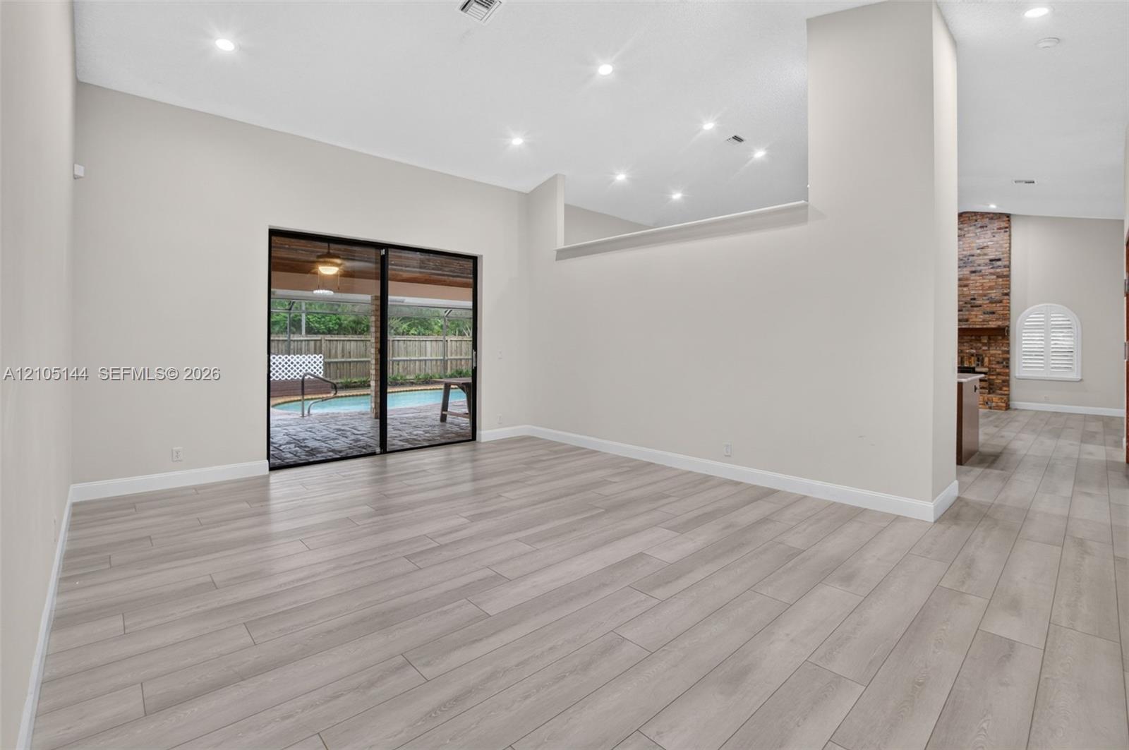 4256 Gleneagles Drive gallery image #14