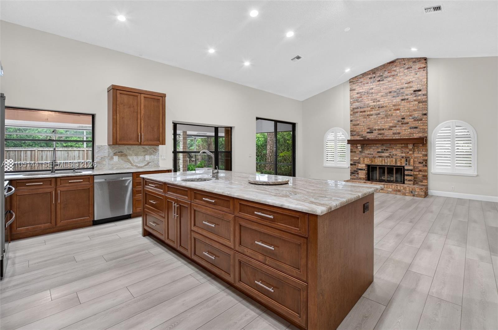 4256 Gleneagles Drive gallery image #18