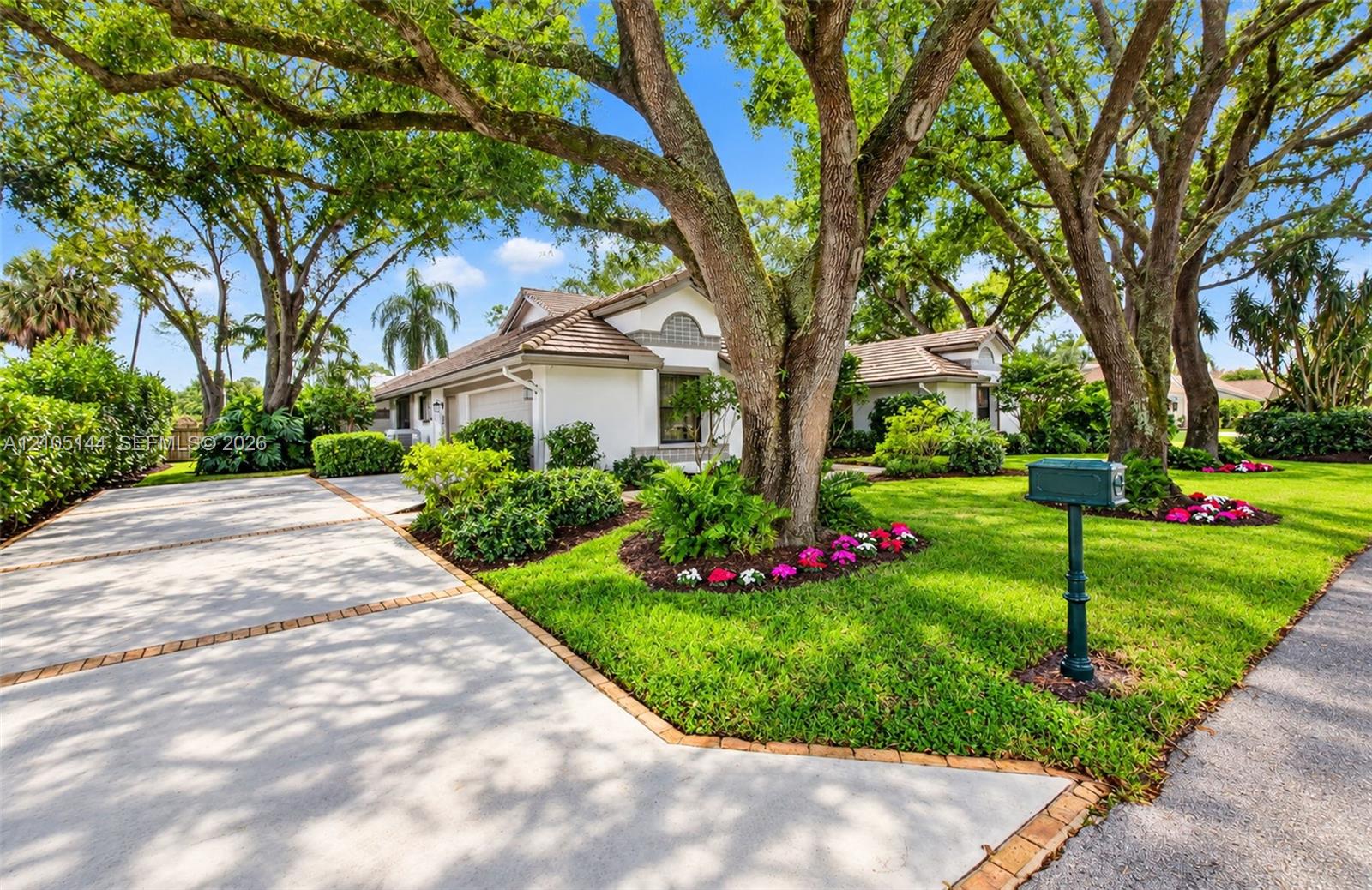4256 Gleneagles Drive gallery image #2