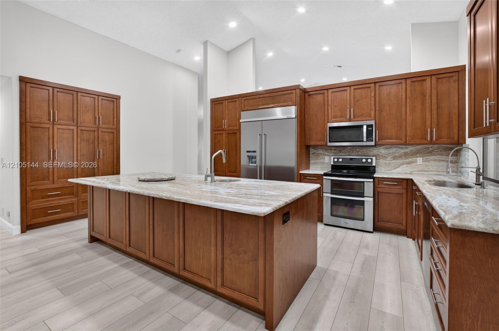 4256 Gleneagles Drive gallery image #23