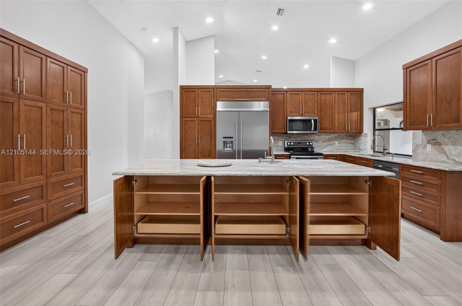 4256 Gleneagles Drive gallery image #25