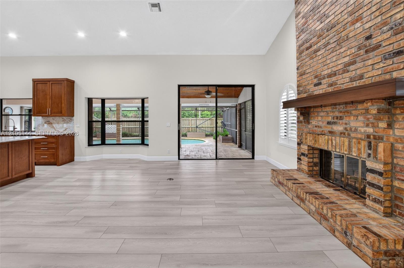 4256 Gleneagles Drive gallery image #32