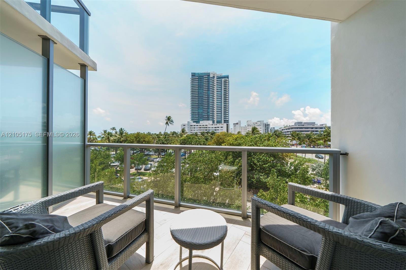 2201 Collins Avenue gallery image #20
