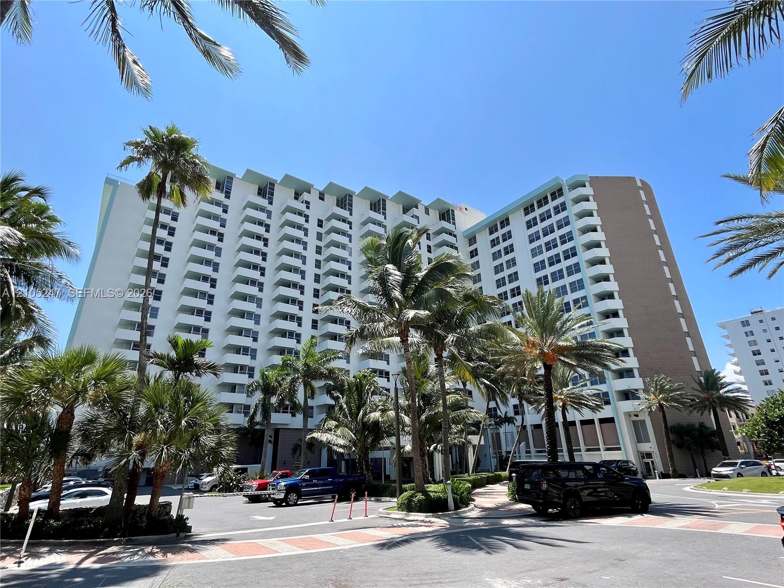2899 Collins Avenue gallery image #19