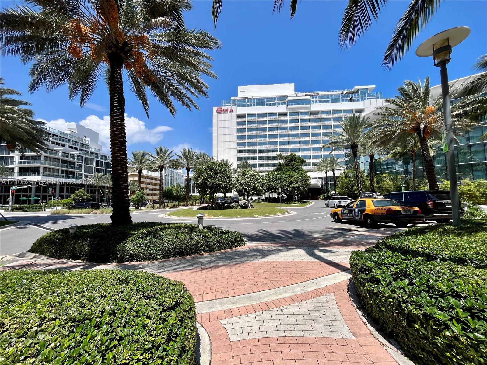 2899 Collins Avenue gallery image #21