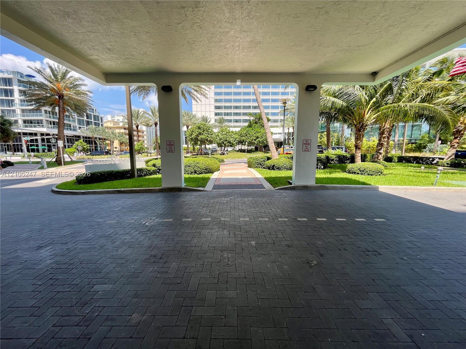 2899 Collins Avenue gallery image #23