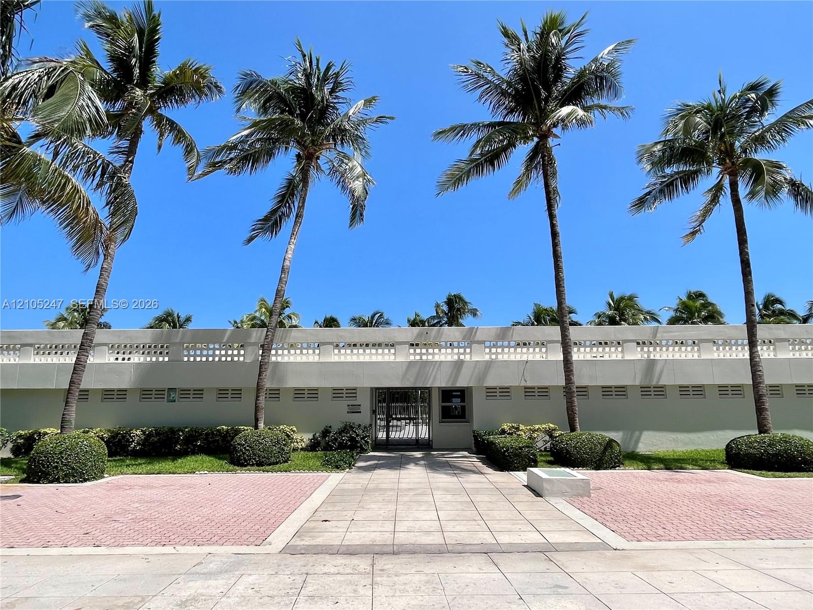 2899 Collins Avenue gallery image #29