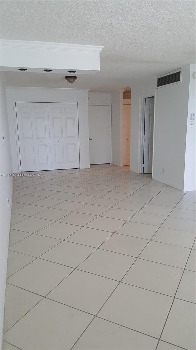 6770 Indian Creek Drive gallery image #7