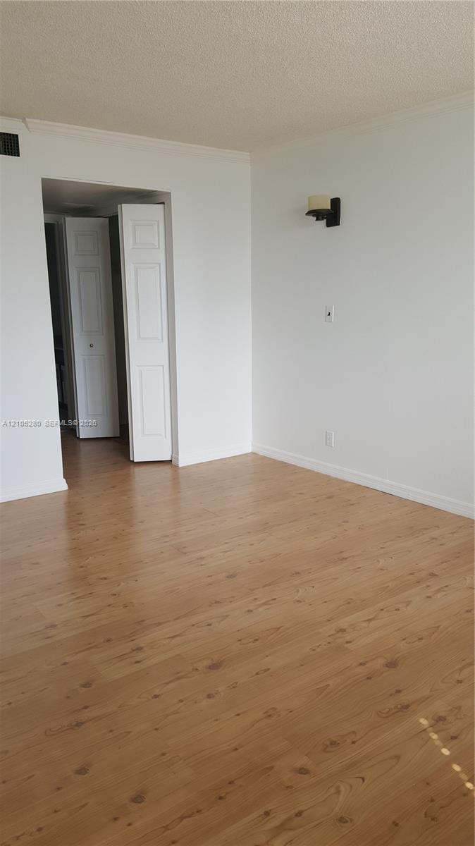 6770 Indian Creek Drive gallery image #8
