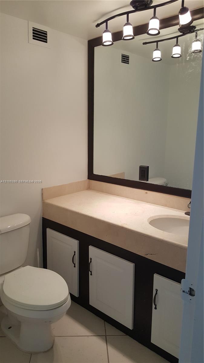 6770 Indian Creek Drive gallery image #9